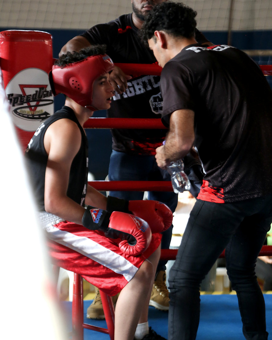 Atleta do Clã no ringue de boxe