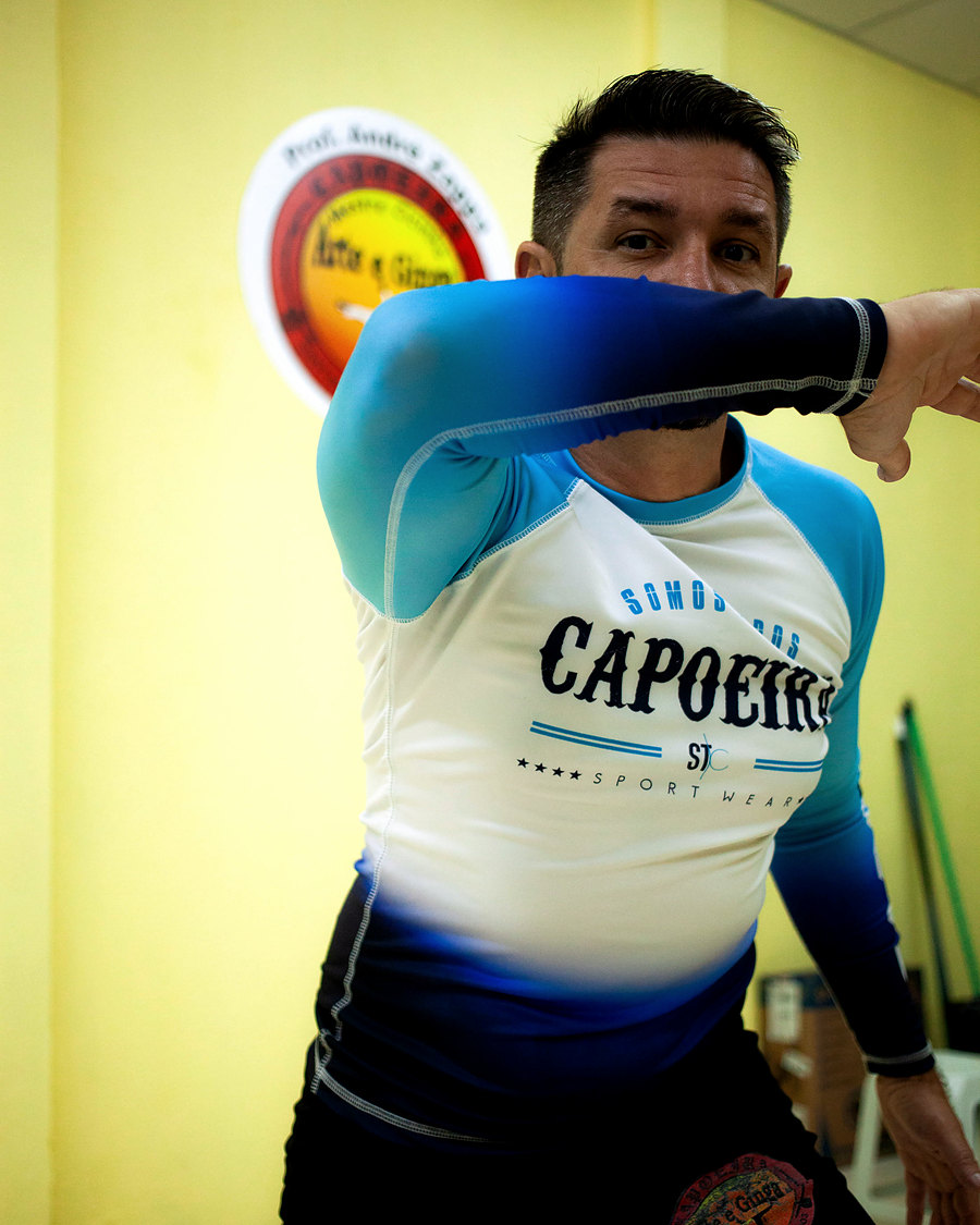 Capoeirista do grupo Arte e Ginga